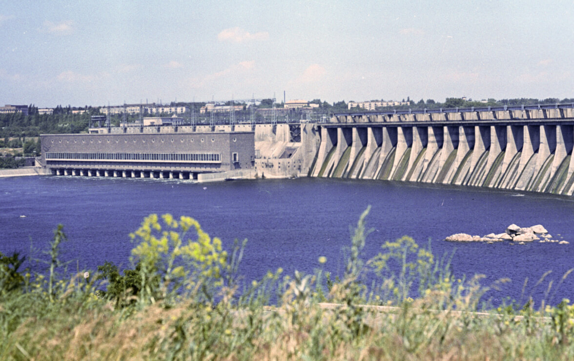 Водосливная плотина Днепровской гидроэлектростанции